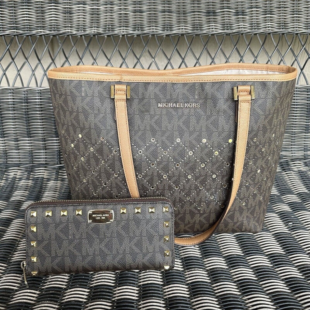 Michael Kors Jet Set Violet Small Carryall‎ Tote Wallet Logo Perforated Leather